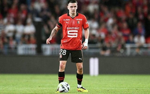 ローマ、レンヌMFル・フェの獲得を正式発表！