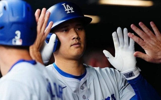 大谷翔平＆相手スターがコラボ「めちゃくちゃ欲しい」　敵地に“出現”したグッズが反響