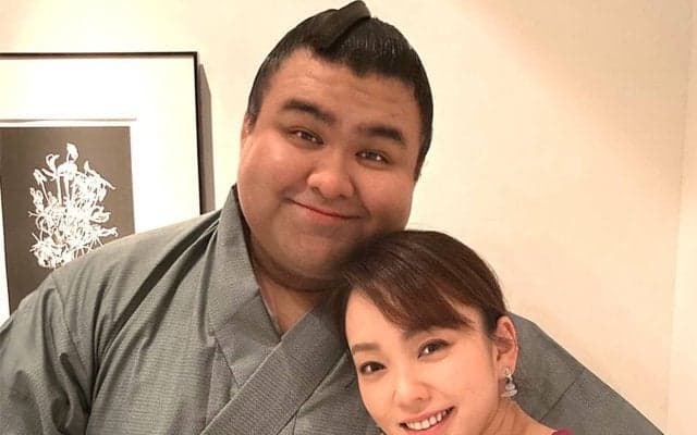 角界一の歌唱力を誇る髙安の奥様は演歌歌手　家族の影響と歌がうまい関取が多い理由