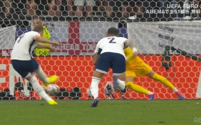 「成功率が異常」「世界一うまい」PK王が放った圧巻の一撃にファンがドン引きした瞬間　コースを読まれても決めきる超高速シュートに「マジでエグイな」「ちょっとした兵器よ」