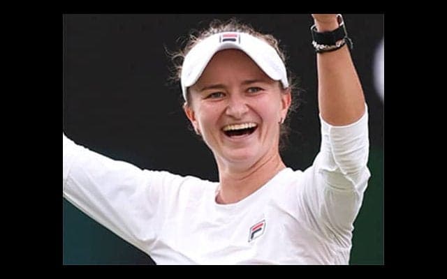  逆転勝ちで四大大会3年ぶりV王手 