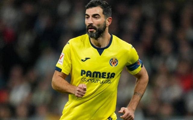 ビジャレアル、38歳の主将アルビオルと2025年まで契約延長