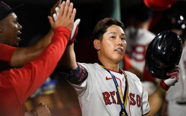 吉田正尚、5試合ぶり豪快4号2ラン　先制の2点適時打＆7月2本目で復調兆し…本拠地熱狂