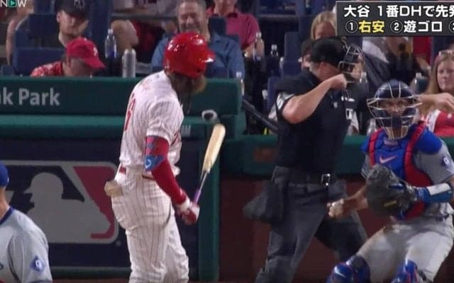 これがストライクかよ！？ 厳しいコースにイライラ　主審を一瞬チラ見… 大谷翔平の“弟分”が際どい判定に苛立ち「怒りマーシュ！」