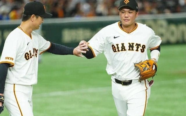 超反応→安打阻止「なぜ坂本は神なのか」　復帰戦で魅せた“12球団最強”美技が「上手すぎ」