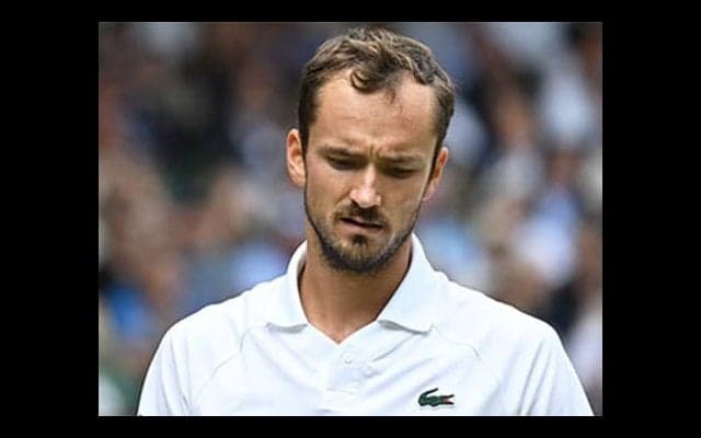  メド 暴言であわや準決勝失格 