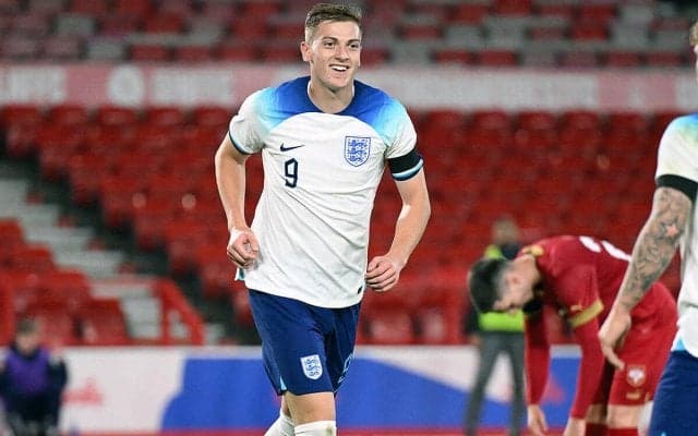 シティFWデラップが昇格組イプスウィッチに完全移籍…父は「ロングスローの世界的名手」