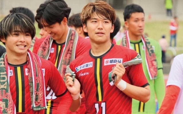 【JFL第16節】ダントツ首位の高知が“最強ジョーカー小林心”発動で3位V三重を撃破！ 15位新宿は後半3発逆転負け