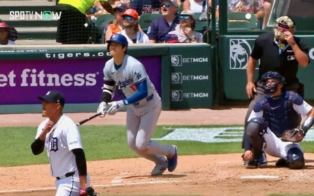 大谷翔平、日本人初メジャー通算200号はまさかの“不確信”弾丸ライナー！ 衝撃の173キロ打球で全力疾走→“ようやく歩いた”歓喜の瞬間