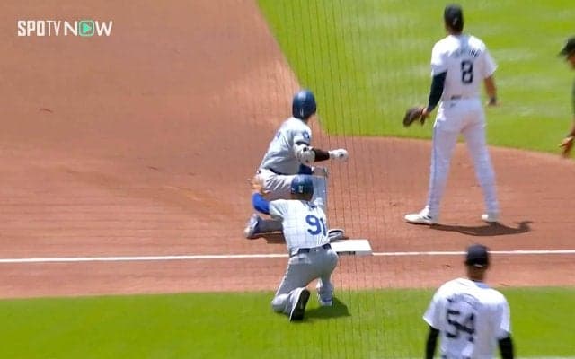 大谷翔平が“快速すぎて”決死の「ストーーップ！」 爆速スリーベースでコーチに異変！？ “猛スピードで”三塁到達する瞬間が話題に