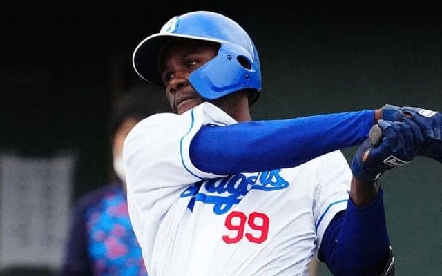 中日32歳は「どんだけ打つねん」　現れた“救世主”…圧倒の.382に「まじで神助っ人」