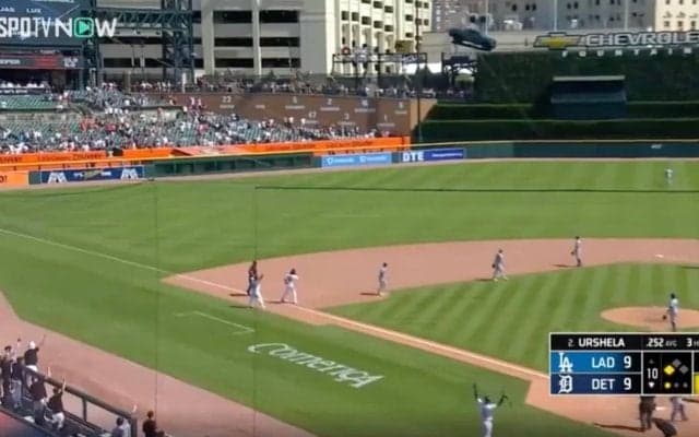 衝撃の結末！一体、何が起きた…！？ レフトがガラ空き… ドジャースの奇策 “内野5人シフト”が話題に「なんで！？」「意味なかったw」