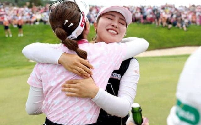 「前代未聞の”サヨナライーグル”を決めた」怒涛の猛追で古江彩佳メジャー初制覇！海外メディアは劇的な結末に驚き「あり得ない長距離パットを連発」