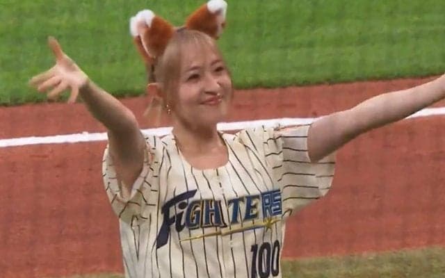 名将の孫娘タレントがきつねダンスに登場…茶髪＆しっぽフリフリ、抜群のキレに大歓声