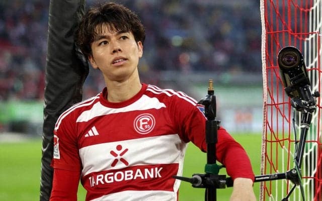 「可愛すぎだろ」「ワールド全開だな」田中碧は一体どこへ？ 監督が探す中、とんでもない場所に隠れる「本当にいたずらっ子」