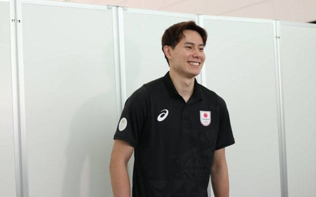 髙橋藍「目指すは金メダル」 男子日本代表がパリオリンピック事前合宿地へ出発