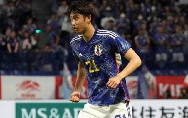 「初日？ パーフェクトだ」　バイエルン合流の伊藤洋輝にクラブが密着！ ファンもエール　「頑張れ洋輝！」