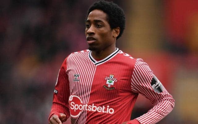 菅原由勢に追い風　サウサンプトンが主軸右SBのカイル・ウォーカー＝ピーターズをまもなく売却へ