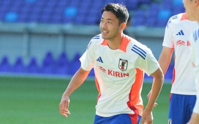 名古屋、オランダ、サウサンプトン…プレミアリーグ挑戦の菅原由勢に同じ道を歩んだ大先輩からエール「いつでもどこにいても電話をしてほしい」