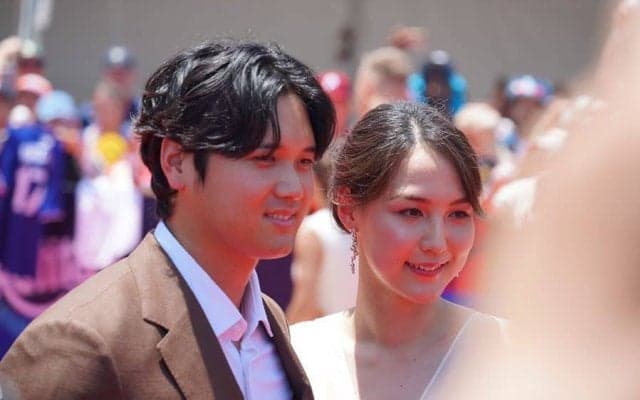デコピンスーツは「BOSSです」　大谷翔平が回答、真美子夫人とのレッドカーペットに充実感