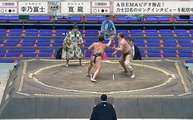 小兵力士、強烈張り手で“一撃”ノックアウト「もろに入った」「動きが止まった」館内騒然