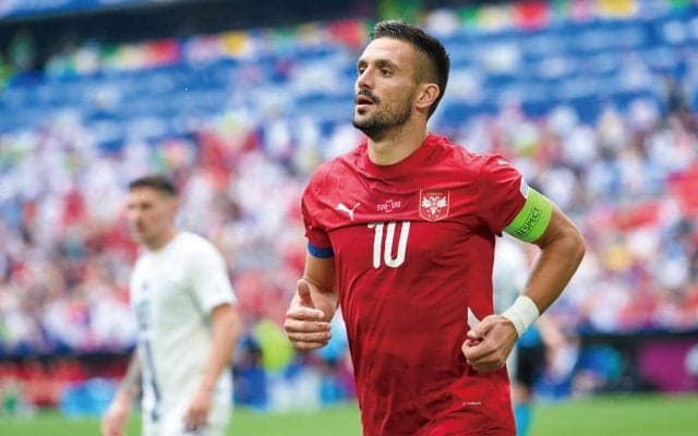 35歳タディッチがセルビア代表を引退へ…ストイコビッチ監督とユーロで一悶着「主将の僕が先発すべきだ」