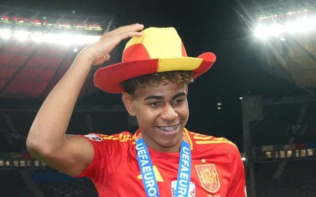 ユーロ2024制したスペインの象徴 ラミン・ヤマルを生んだ「クライフの遺志」とは