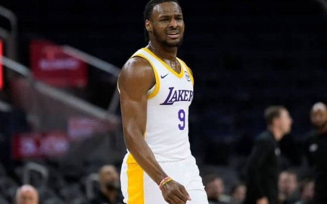 ジェイレン・ブラウン、ブロニーへの辛辣評価が思いがけず流出…「彼はプロじゃない」