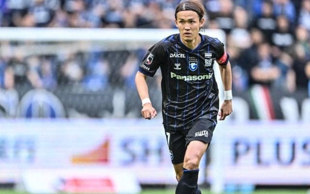 「超絶カッコええ!!」J1・G大阪の記念ユニ着用選手のイラストにファン興奮！「写真みたい！」「クリアファイルにしてほしい」などの声