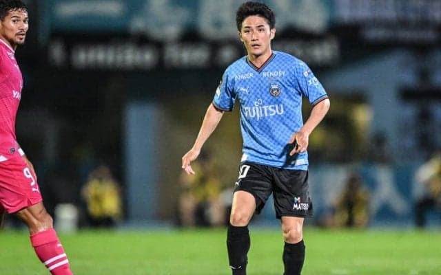 「見えている世界が違う…まさしく」川崎の10番・大島僚太の「異次元すぎる浮き球パス」が大絶賛！「1人だけ俯瞰でプレーしてる姿は久しぶりにワクワクした」の声