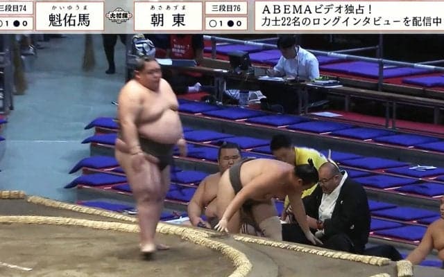 「あっちいけ！シッシッ！w」 元高見盛・東関親方、力士直撃のハプニングも粋なリアクション「親方やさしいw」ファンほっこり