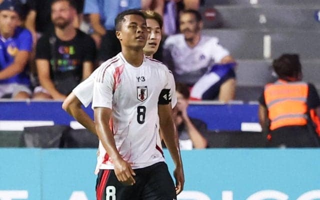 フランス相手に値千金の先制弾。ここ一番で頼りになるキャプテン・藤田譲瑠チマに託されるもの【新しい景色へ導く期待の選手/vol.45】