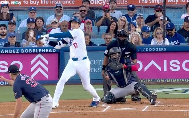 大谷翔平、後半戦初打席は豪快フルスイングも空振り三振 レッドソックス戦に「1番・DH」で先発 2試合ぶりアーチで4年連続30号なるか