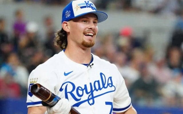 “大谷超え”24歳の金髪彼女が「美人すぎる」　大胆黒ドレスで際立つスタイル「素敵」