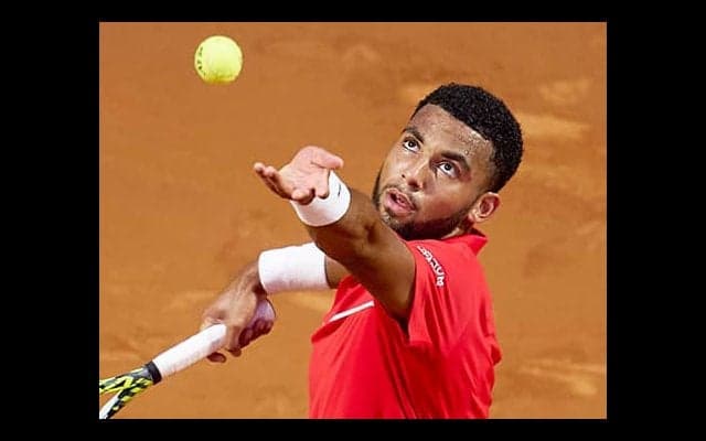 20歳のフィス4強 ルーネが途中棄権