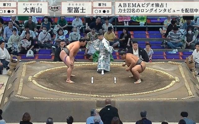 大相撲観戦“溜まり席”に慶大出身女優がいた！笑顔たっぷり感情豊かに楽しむ姿にも「品がいい」「美しすぎる……」「輝いて見える」視聴者うっとり