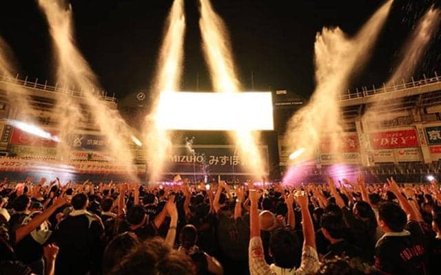 ロッテ“夏の祭典”で味わう非日常感　限定グルメにイベント…試合後はパーティーも