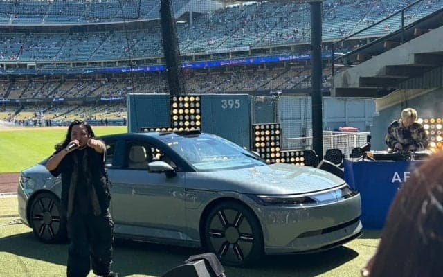 膝から崩れ落ち…山本由伸に「綺麗な土下座だ」　日本人スターの“大役”が「胸熱」