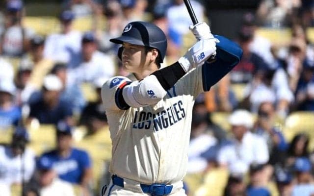 大谷翔平がまたも逆転の口火！ 逆方向への“弾丸ライナー”二塁打　T・ヘルナンデス同点打&パヘス犠飛で逆転