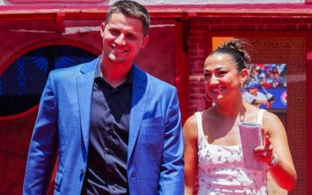 美人妻のミニスカ「白ドレスが最高」　511億円男と純愛実らせた「完璧なカップル」