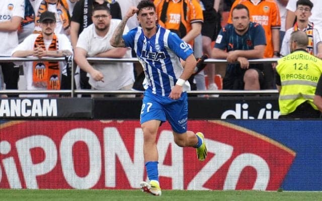 ソシエダがセルヒオ・ゴメスに続いてハビ・ロペスを獲得！　アラベスのレギュラー左SB