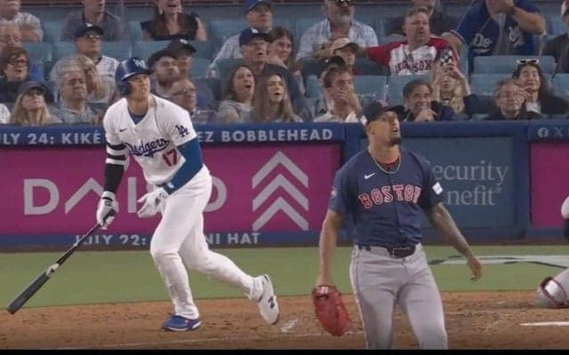 そこに落ちるのかよ！ 大谷翔平、“ギリギリ打”で異変が起きた…！？ 打たれた相手投手の様子がおかしくなる「カッコ良すぎるだろ」「さすがに反則でしょ」