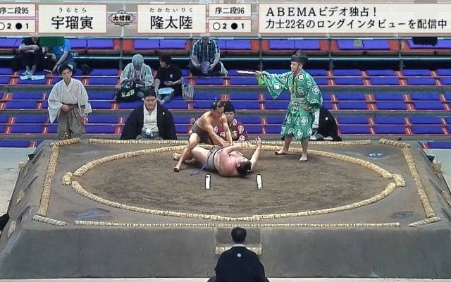 体重61キロ“超小兵”が2倍近く重たい16歳年下力士を華麗に投げた！「やっぱり面白い」「魅せるね」館内どよめきの瞬間