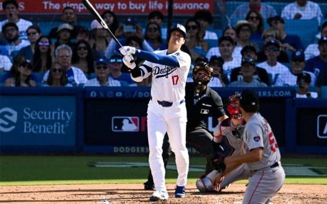 大谷翔平、日本人初4年連続30号は144m超特大弾　本拠地どよめき…日米通算250号王手