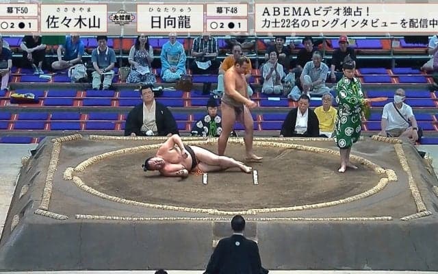 「バックドロップやん」「投げた」力士の機転と力強さが招いたド迫力の幕切れに視聴者戦慄「プロレスかな？」館内はどよめきと拍手