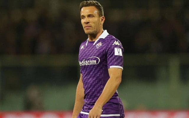 セスク監督率いるコモがアルトゥールも狙う？　ヴィオラで復活もユーベで構想外