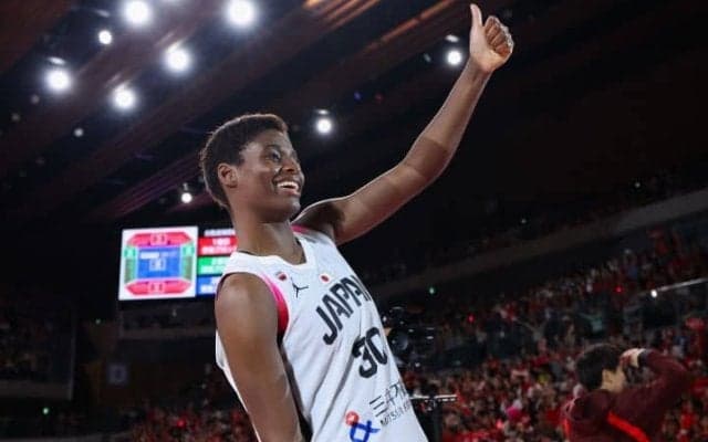 「領域展開してしまう」馬瓜エブリンも唖然！ バスケ米国代表カリーの驚愕“ディープスリー”が反響「全然意味わからない」