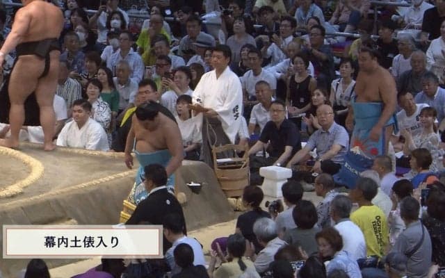 「美の破壊力がすげぇ…」大相撲溜まり席に筋金入りの“スー女タレント”降臨「拍手してるかわいい」視聴者仕草に熱視線