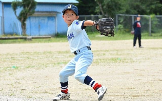 「下半身主導」の投球動作、子どもに伝える方法は？　故障を防ぐ“段階的”指導法