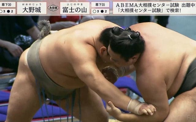 痛てててて……死闘を繰り広げる力士の“ぐぬぬ”な表情変化に視聴者注目「ギブ待ち？？」「辛そう」溢れる臨場感